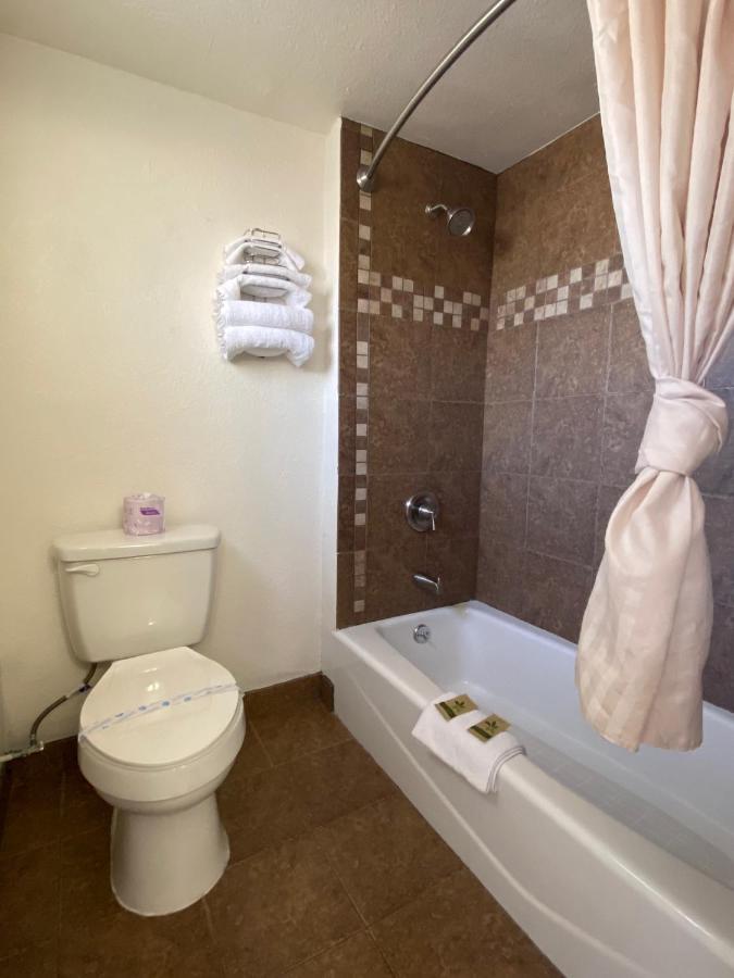 Economy Inn ปาโซโรเบิลส์ ภายนอก รูปภาพ