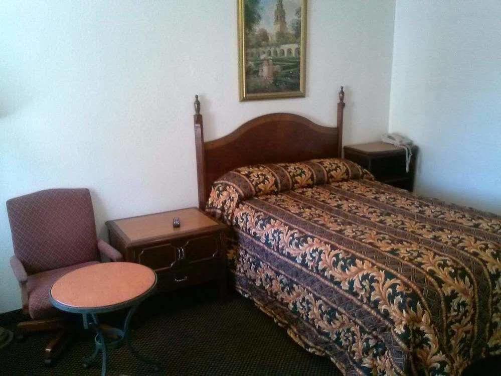 Economy Inn ปาโซโรเบิลส์ ภายนอก รูปภาพ